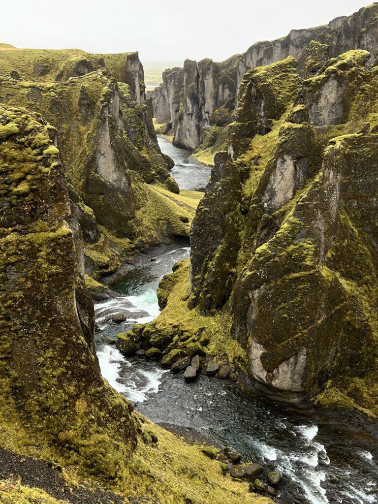 Afbeelding IJsland Fjaðrárgljúfur canyon