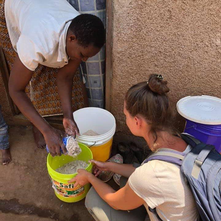 Afbeelding vrijwilligerswerk in een weeshuis Tanzania